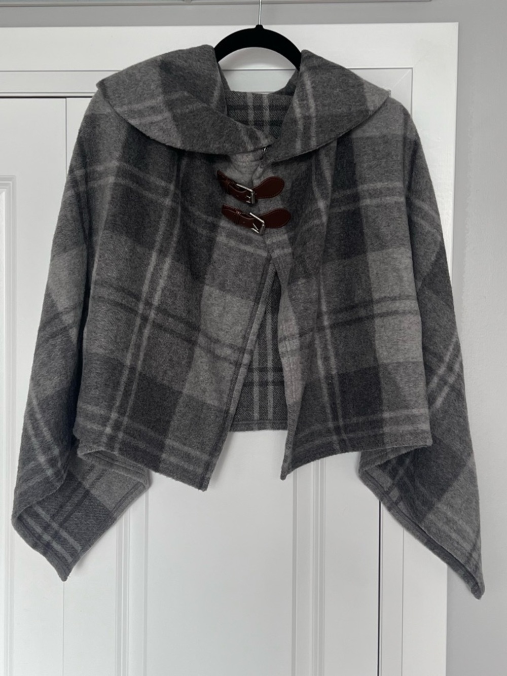 LAUREN RALPH LAUREN Gray Plaid Wool Poncho Cape with Buckle Closures